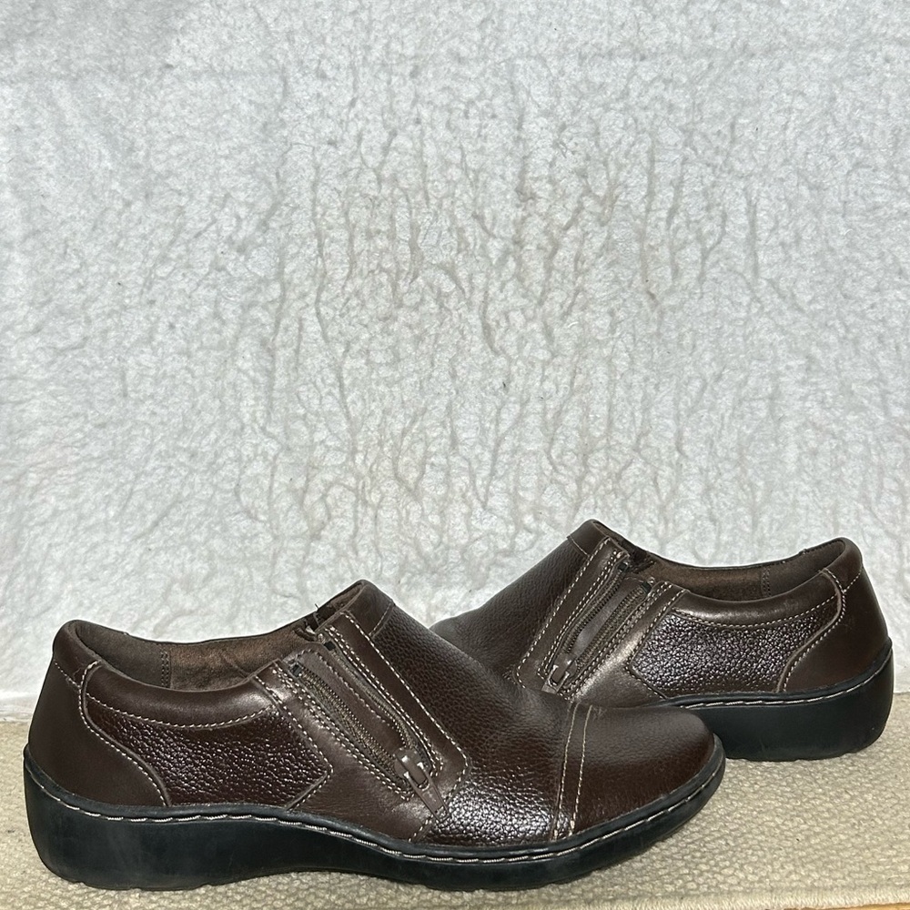 Clarks Womens Brown Leather Cora Giny Slip On Casual Float Loafer Shoes SZ 7.5M - Picture 8 of 12